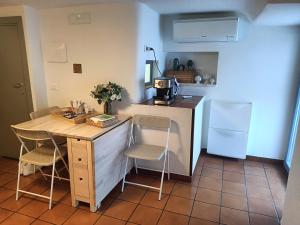 Studio mit Balkon