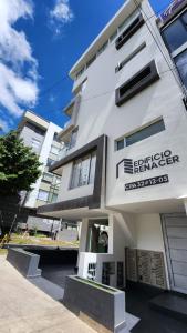 Elegancia Urbana: Aparta Estudio