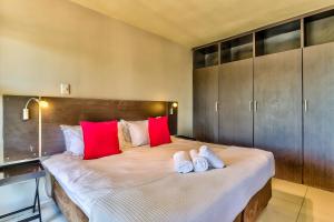 Cascades 608 Studio in Green Point