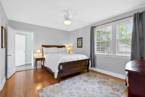 Neighborhood Retreat, Large Yard, Fire Pit