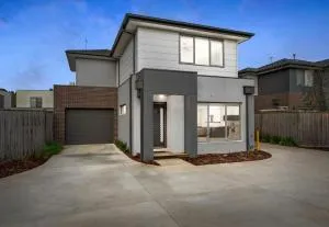 Holiday on Dromana by Ready Set Stay - 150m from the beach - سايفتي بيتش