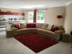 Korsmans Retreat - Large Modern Self-Catering Flat - Brakpan Vliegveld