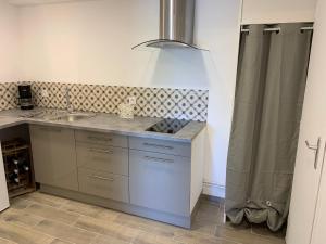 Maisons de vacances maison avec jardin et parking prive : photos des chambres