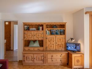 Apartment Chesa Muntarütsch by Interhome