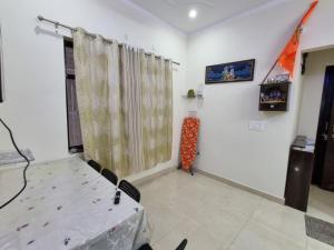HOmTEL-2BHK Independent Flat by Pushpanjali QLH