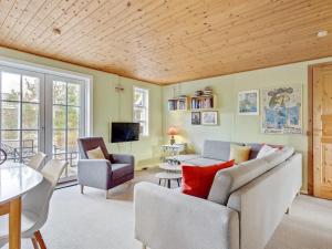 Holiday Home Ljuba - 700m from the sea by Interhome