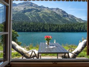 Apartment Chesa Anemona al Lej by Interhome