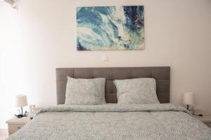 Overlooking park flat close to the Piraeus Port-(DRAP-A7)