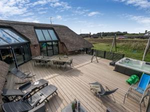 Holiday Home Kimon - 750m from the sea in Western Jutland by Interhome
