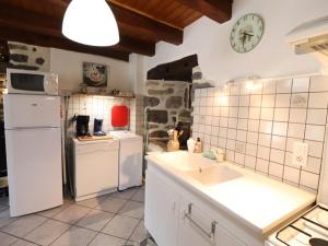 Maisons de vacances Gite Neuveglise-sur-Truyere-Oradour, 3 pieces, 4 personnes - FR-1-742-223 : photos des chambres