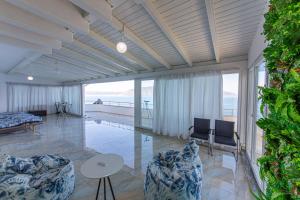 Seaview Luxury Penthouse Kalaja