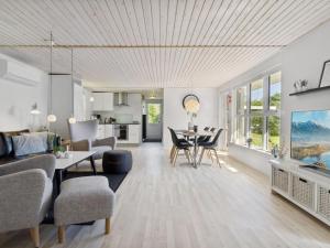 Holiday Home Felippa - from the sea by Interhome