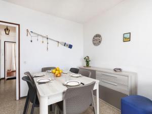 Apartment Riells Platja by Interhome