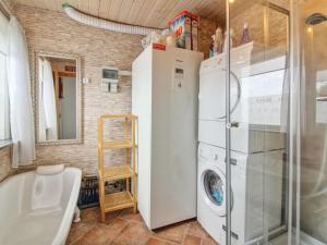 Apartment Ellanor - 1-4km from the sea in NW Jutland by Interhome