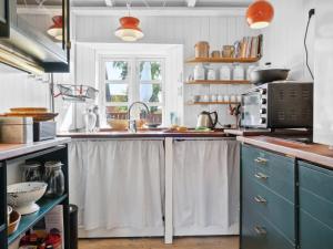 Apartment Wenche - 1-5km from the sea by Interhome