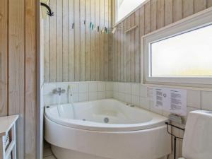 Holiday Home Apelone - 800m from the sea in NW Jutland by Interhome