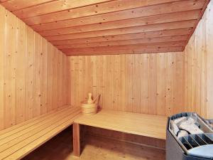 Holiday Home Apelone - 800m from the sea in NW Jutland by Interhome