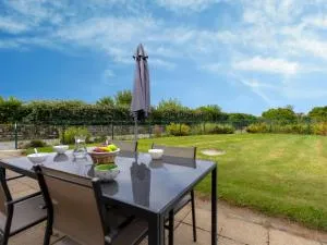 Holiday Home Emeraude by Interhome - Saint-Coulomb