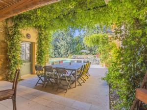 Maisons de vacances Holiday Home Le Mas de Marius by Interhome : photos des chambres