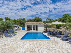Holiday Home Villa Dina by Interhome