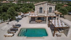 Bedrock beachside villa with private pool