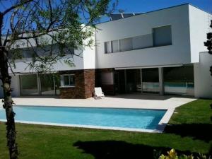 Villa Casanovas 1213 people