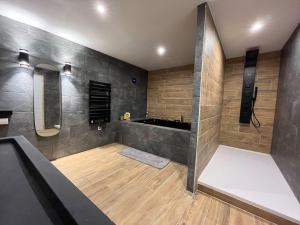 Appartements Suite Love Jacuzzi : Montereau HyperCentre : photos des chambres