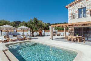 Bedrock beachside villa with private pool