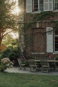 B&B / Chambres d'hotes Petit Chateau Vercourt : photos des chambres