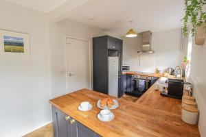 Elegant 3-Bed Home, West Bridgford & Large Garden