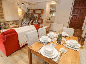 TOther End Arkle Town House