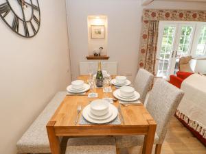 TOther End Arkle Town House