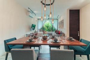 Luxury 2 BDR 2 BTH 2 Bikes Jacuzzi FibOptic WiFi.