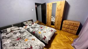 Apartament spatios aproape de Mures