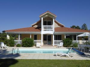 Villas Beautiful villa with a private pool in Lacanau-Ocean : photos des chambres