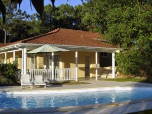 Villas Beautiful villa with a private pool in Lacanau-Ocean : photos des chambres