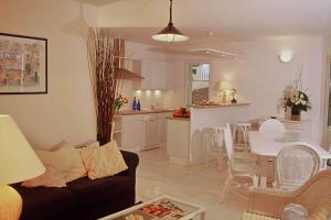 Villas Beautiful villa with a private pool in Lacanau-Ocean : photos des chambres