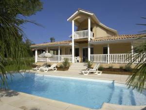 Villas Beautiful villa with a private pool in Lacanau-Ocean : photos des chambres