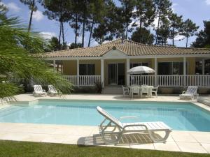 Villas Beautiful villa with a private pool in Lacanau-Ocean : photos des chambres