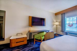 King Guest Room room in Fairfield Inn & Suites by Marriott Cortland