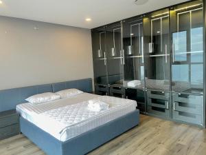 penthouse 4pn sea view near the beach