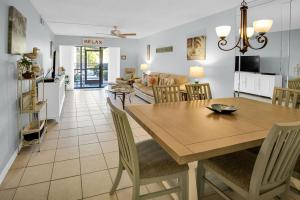 Siesta Key Escape Ground Floor Steps to Heated Pool and Free Trolley