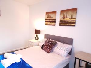 Chimes-Company & Family Stay, 2 Bedroom House with On Street free parking