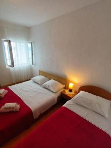 Apartment Ljube small