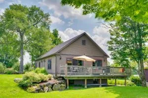 Hardwick Family Farmhouse on VAST Snowmobile Trail - Lake Elmore