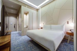 Deluxe King Room room in DoubleTree By Hilton Adana