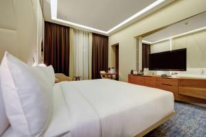 King Guest Room room in DoubleTree By Hilton Adana