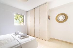 The Holiday Choice 1