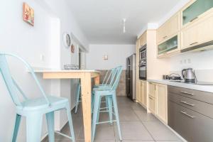 The Holiday Choice 1