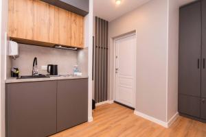 Апартаменти MYFREEDOM поруч із метро Берестейська